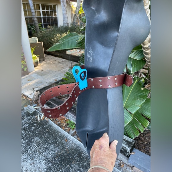 Lucky  Brand double silver grommet, brown leather belt - Picture 3 of 6